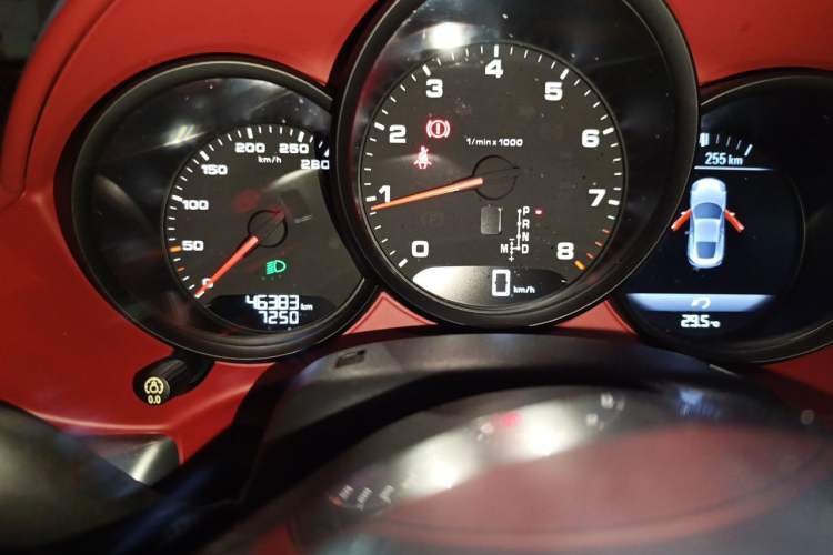 Used Porsche 718 2018 Cayman 2.0T Odometer Close Up
