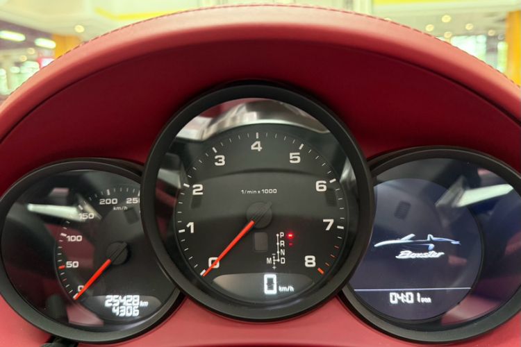 Used Porsche 718 2018 Boxster 2.0T Odometer Close Up