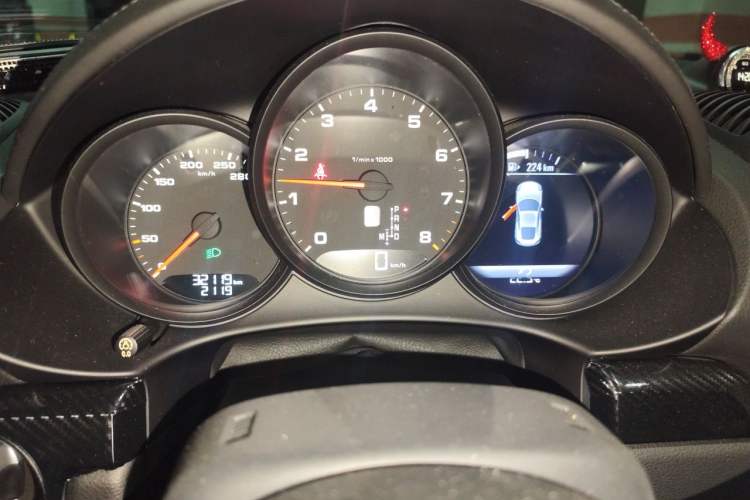 Used Porsche 718 2018 Cayman 2.0T Odometer Close Up