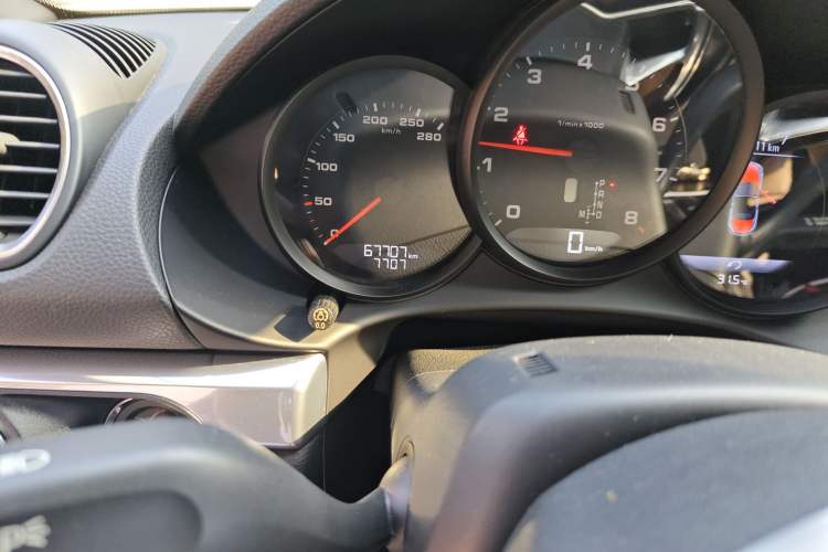 Used Porsche 718 2018 Boxster 2.0T Odometer Close Up