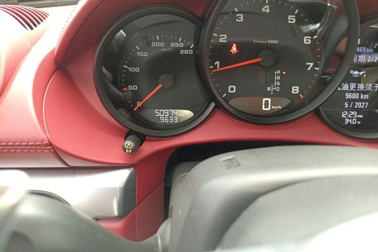 Used Porsche 718 2018 Boxster 2.0T Odometer Close Up
