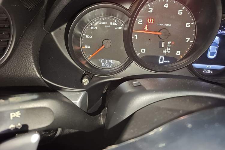 Used Porsche 718 2018 Cayman 2.0T Odometer Close Up