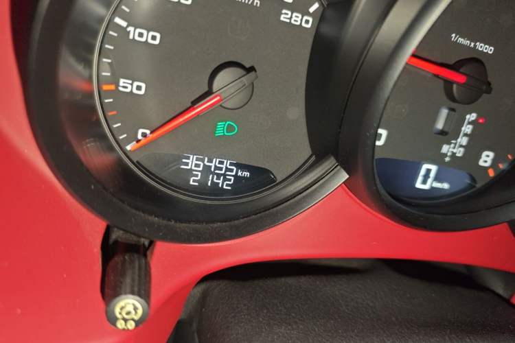 Used Porsche 718 2018 Cayman 2.0T Odometer Close Up