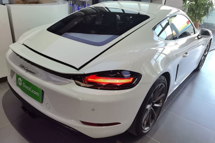 Used Porsche 718 2018 Cayman 2.0T Rear Right 45 Deg