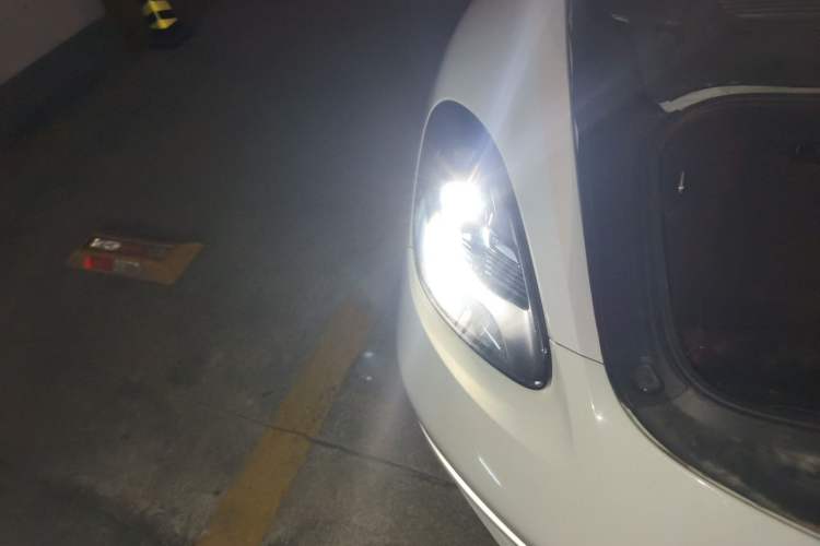 Used Porsche 718 2018 Cayman 2.0T Right Front Headlight