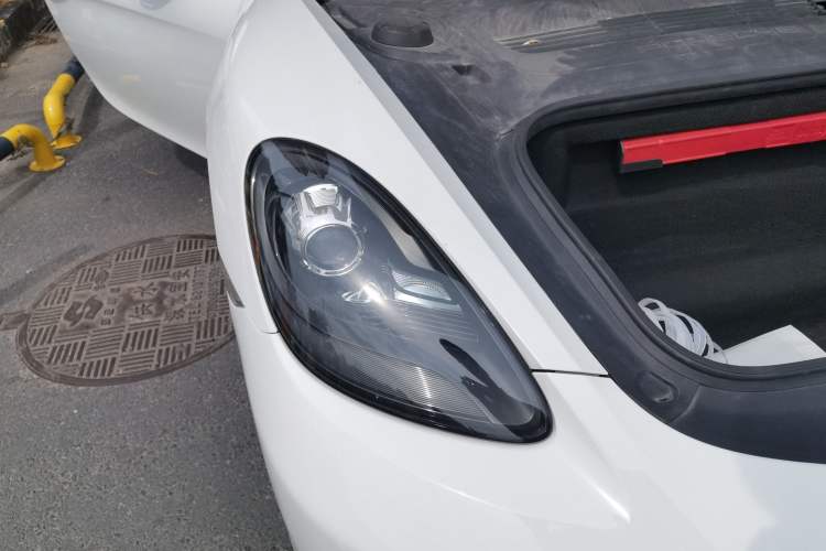 Used Porsche 718 2018 Cayman 2.0T Right Front Headlight