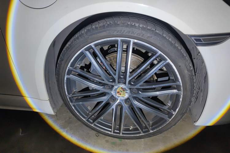 Used Porsche 718 2018 Boxster 2.0T Right Front Wheel Hub