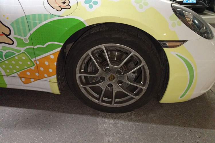 Used Porsche 718 2018 Boxster 2.0T Right Front Wheel Hub