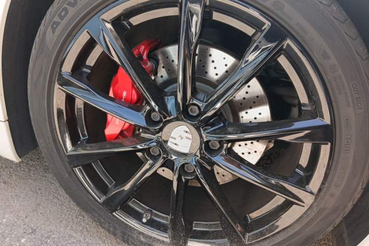 Used Porsche 718 2018 Cayman 2.0T Right Front Wheel Hub