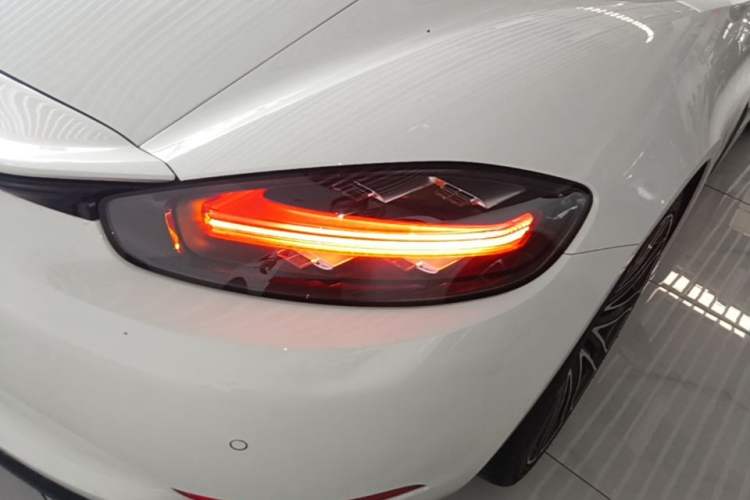 Used Porsche 718 2018 Cayman 2.0T Right Rear Taillight