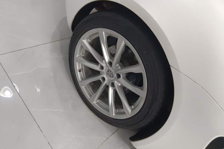 Used Porsche 718 2018 Boxster 2.0T Right Rear Wheel Hub