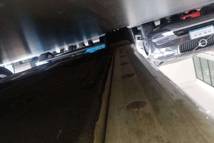 Used Porsche 718 2018 Cayman 2.0T Right Side Sill