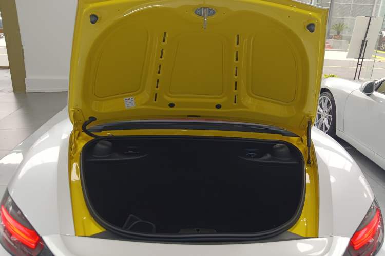 Used Porsche 718 2018 Boxster 2.0T Trunk