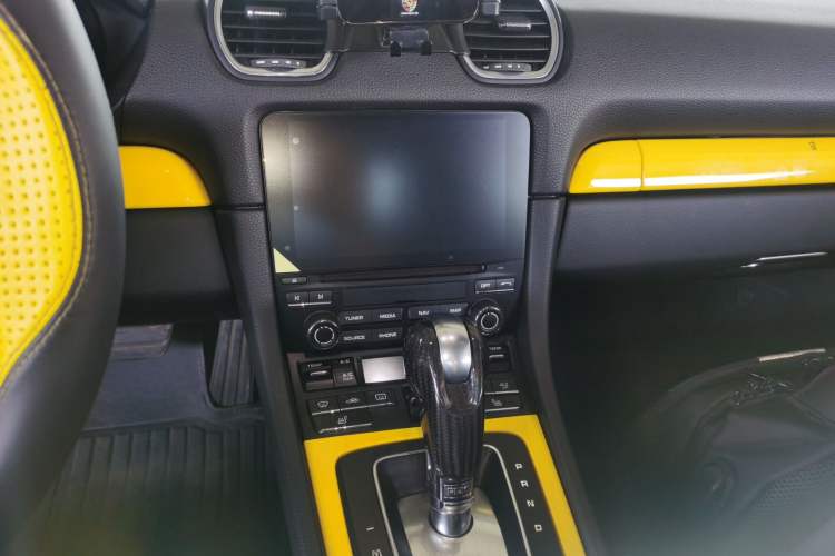 Used Porsche 718 2018 Cayman 2.0T Audio And AC Panel