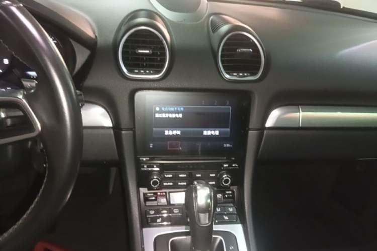 Used Porsche 718 2018 Cayman 2.0T Audio And AC Panel