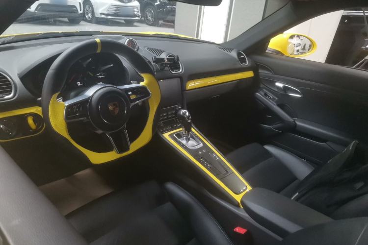 Used Porsche 718 2018 Cayman 2.0T Center Console
