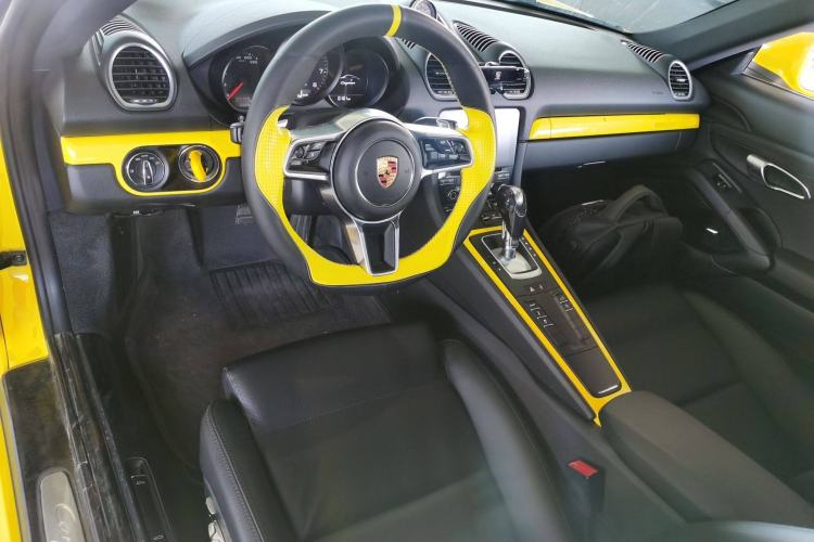 Used Porsche 718 2018 Cayman 2.0T Center Console