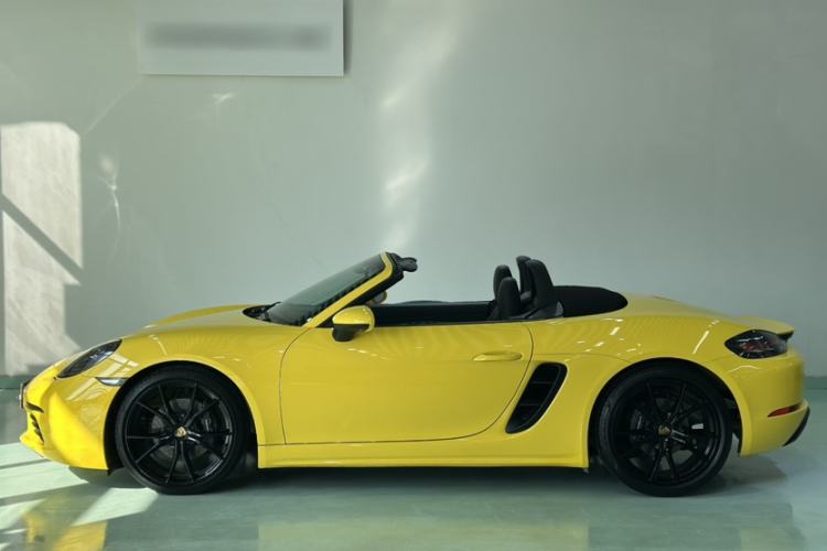 Used Porsche 718 2018 Boxster 2.0T Exterior 2