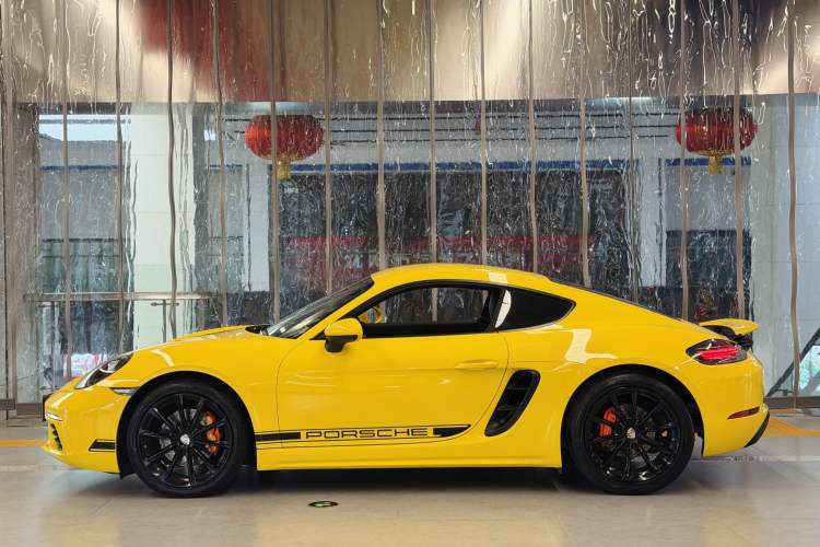 Used Porsche 718 2018 Cayman 2.0T Exterior 3