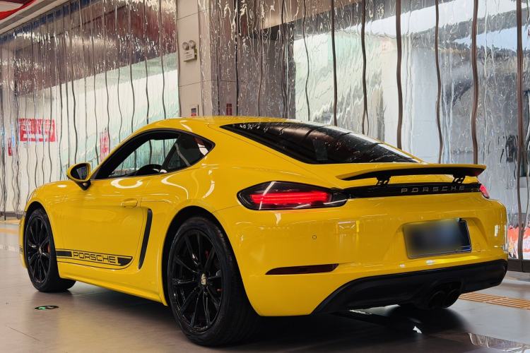 Used Porsche 718 2018 Cayman 2.0T Exterior 4