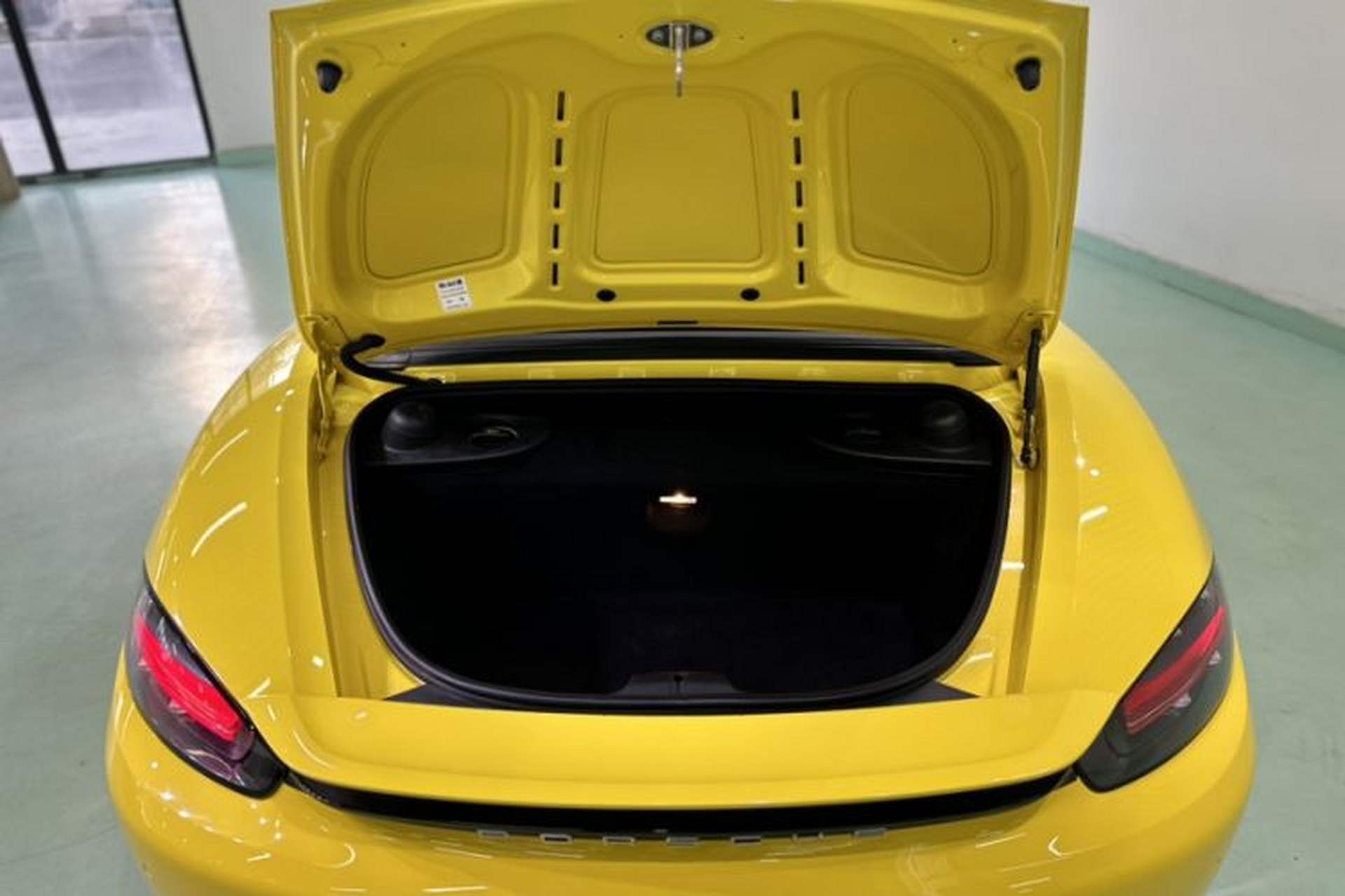 Used Porsche 718 2018 Boxster 2.0T Exterior 6