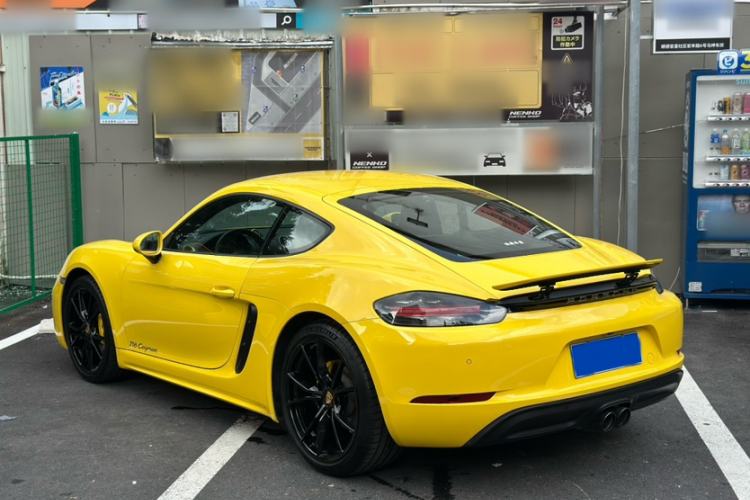 Used Porsche 718 2018 Cayman 2.0T Exterior 8