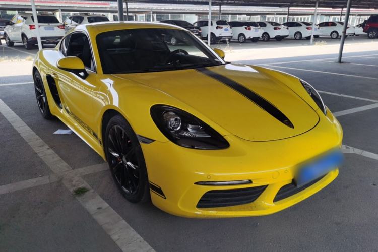 Used Porsche 718 2018 Cayman 2.0T Front Right 45 Deg