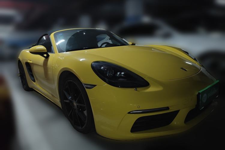 Used Porsche 718 2018 Boxster 2.0T Front Right 45 Deg