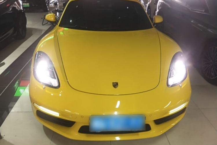 Used Porsche 718 2018 Cayman 2.0T Front
