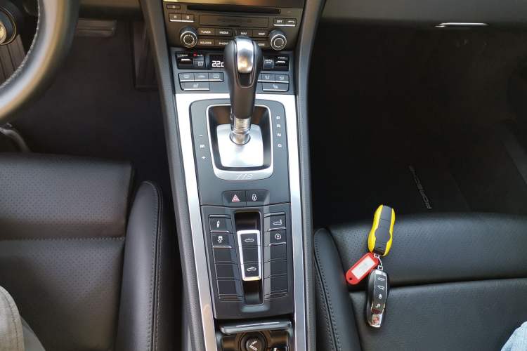 Used Porsche 718 2018 Boxster 2.0T Gear Lever