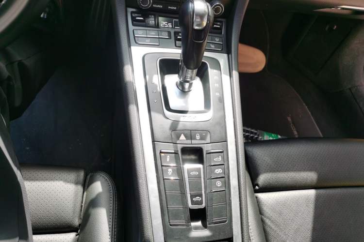 Used Porsche 718 2018 Boxster 2.0T Gear Lever