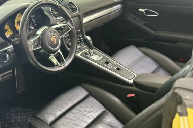 Used Porsche 718 2018 Boxster 2.0T Interior 1
