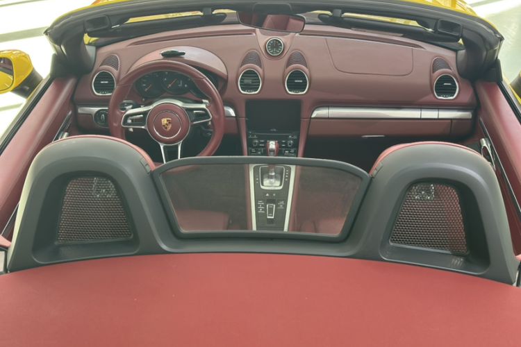 Used Porsche 718 2018 Boxster 2.0T Interior 1