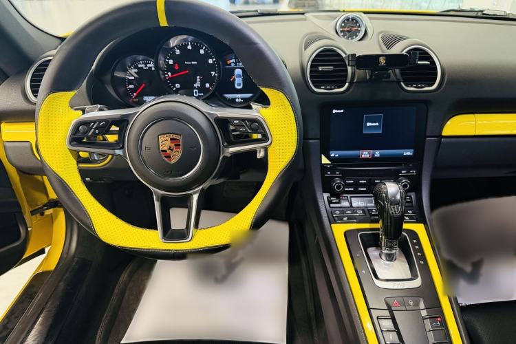 Used Porsche 718 2018 Cayman 2.0T Interior 1