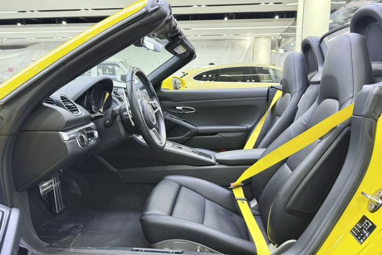 Used Porsche 718 2018 Boxster 2.0T Interior 1