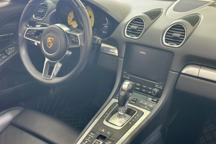 Used Porsche 718 2018 Boxster 2.0T Interior 4