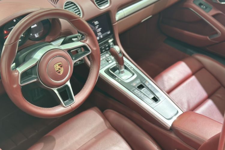 Used Porsche 718 2018 Boxster 2.0T Interior 4