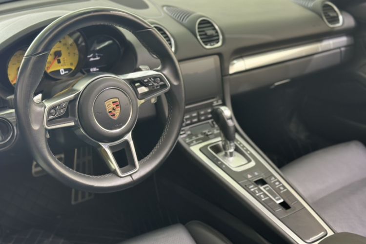Used Porsche 718 2018 Boxster 2.0T Interior 7