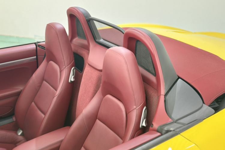 Used Porsche 718 2018 Boxster 2.0T Interior 7