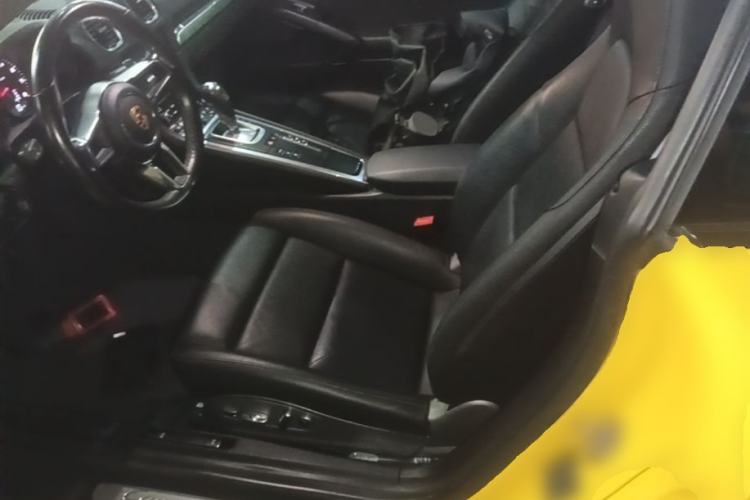 Used Porsche 718 2018 Cayman 2.0T Left Front Seat
