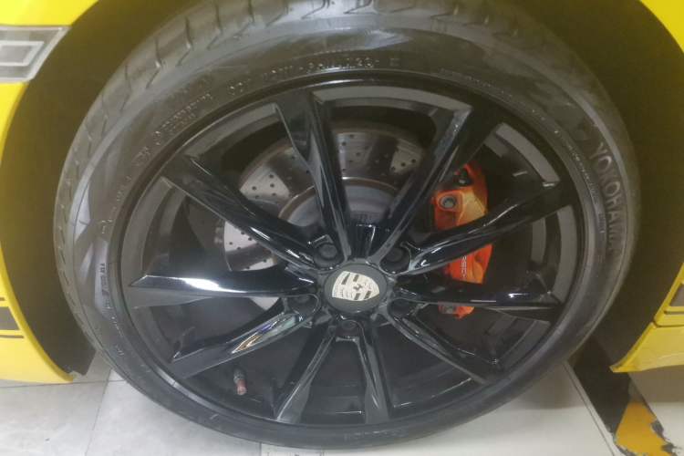 Used Porsche 718 2018 Cayman 2.0T Left Front Wheel Hub