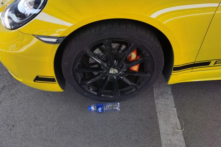 Used Porsche 718 2018 Cayman 2.0T Left Front Wheel Hub
