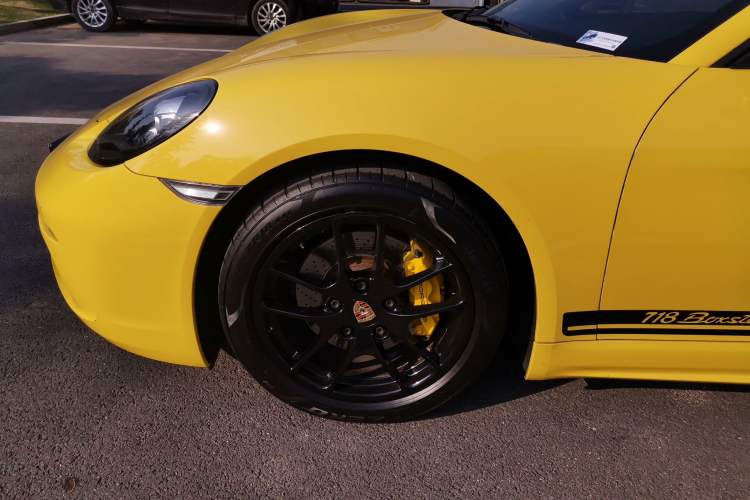 Used Porsche 718 2018 Boxster 2.0T Left Front Wheel Hub