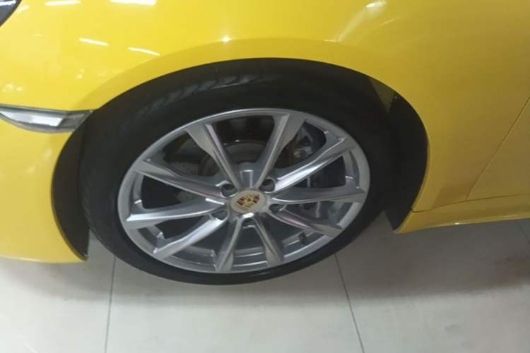 Used Porsche 718 2018 Cayman 2.0T Left Front Wheel Hub