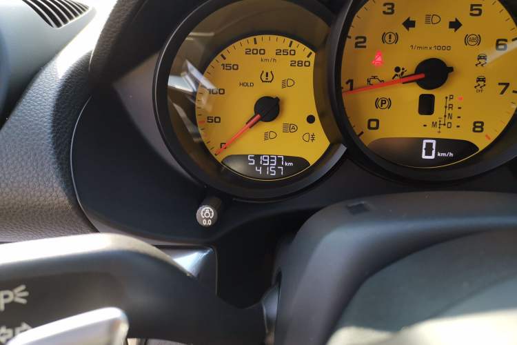 Used Porsche 718 2018 Boxster 2.0T Odometer Close Up
