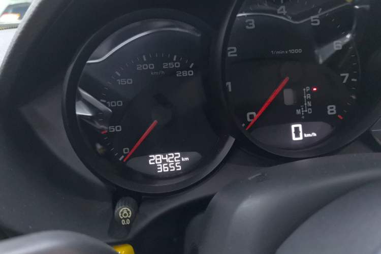 Used Porsche 718 2018 Cayman 2.0T Odometer Close Up