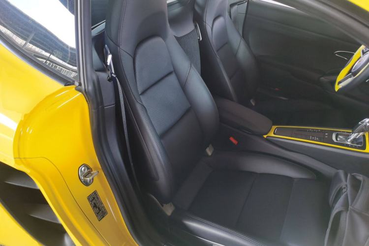 Used Porsche 718 2018 Cayman 2.0T Right Front Seat