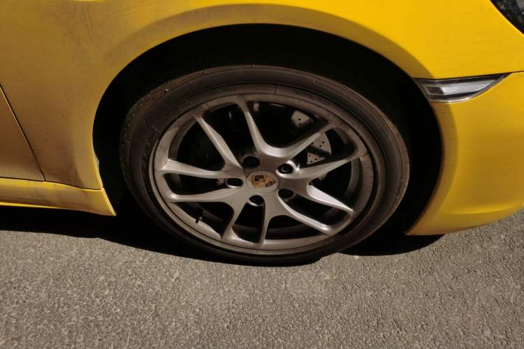 Used Porsche 718 2018 Boxster 2.0T Right Front Wheel Hub