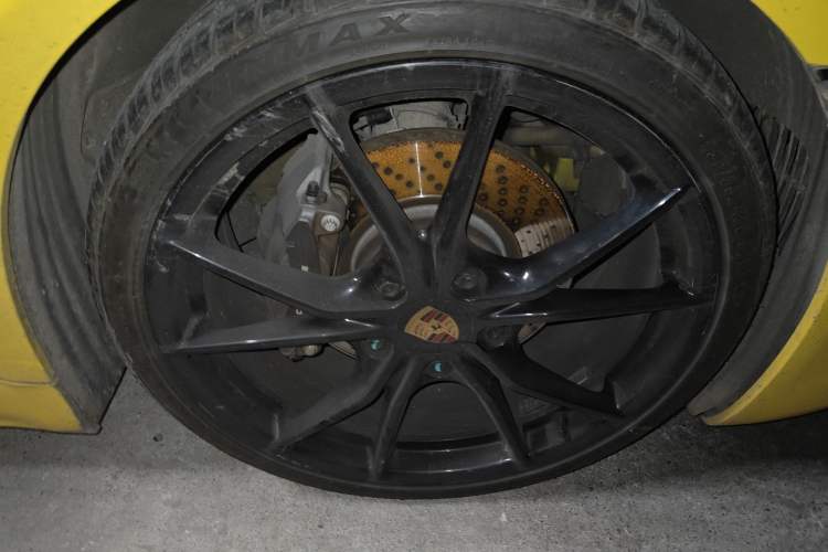 Used Porsche 718 2018 Boxster 2.0T Right Front Wheel Hub