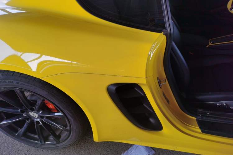 Used Porsche 718 2018 Cayman 2.0T Right Rear Door Interior